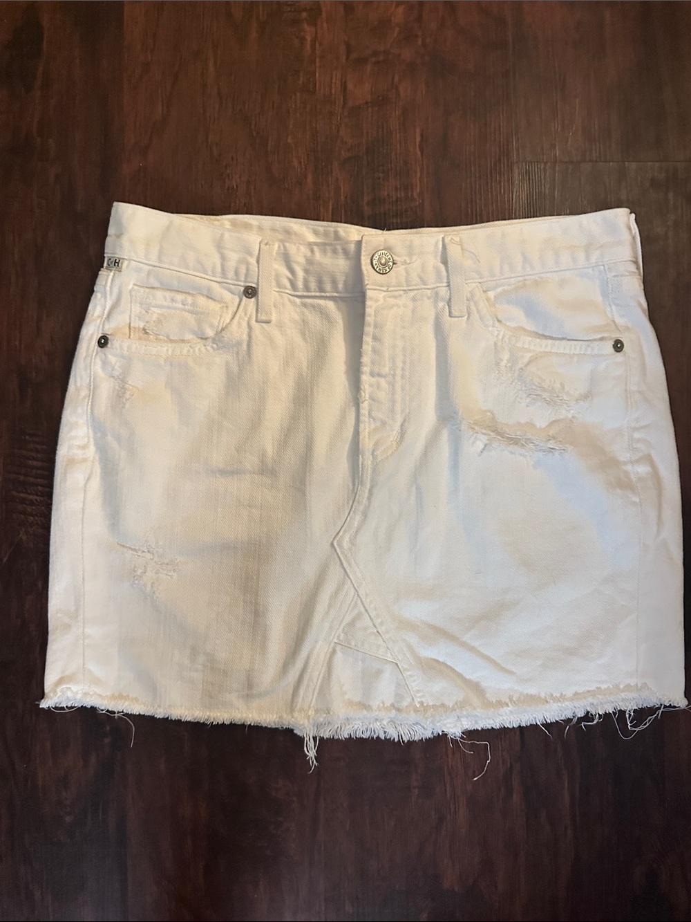 Citizens Of Humanity White Denim Skirt with Frayed Hem. Size 27